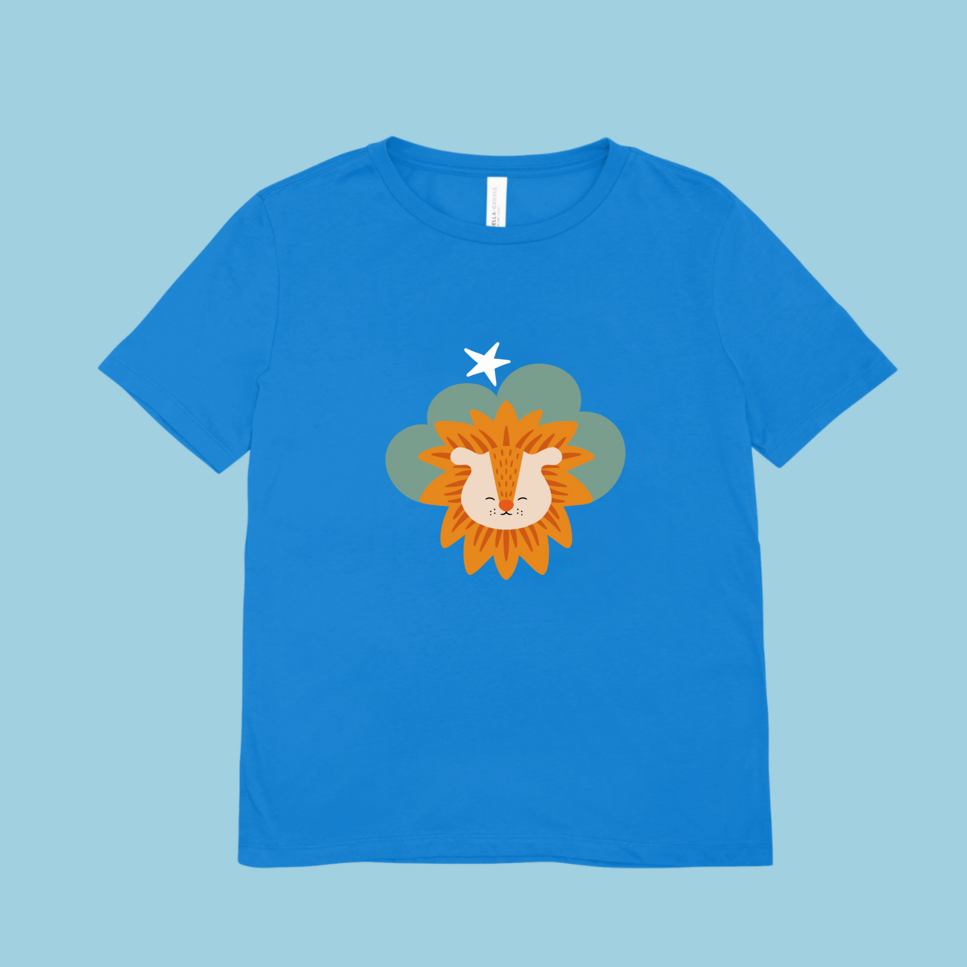 Playera azul con estampado de león Sabino de la marca nube en una Nube color verde y una estrella blanca