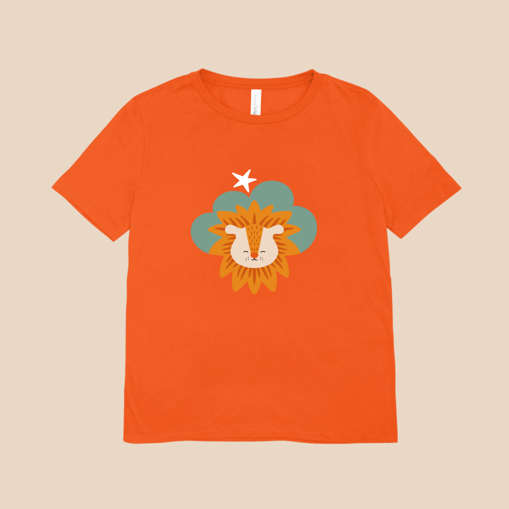 Playera naranja con estampado de león Sabino de la marca nube en una Nube color verde y una estrella blanca